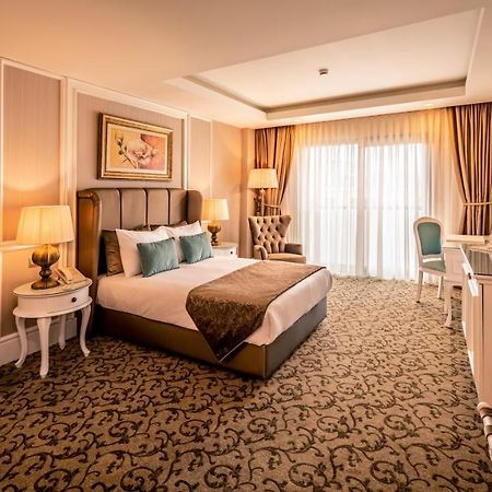 Vuni Palace Premium Hotel & Spa & Casino Beachfront Location ! Kyrenia  Bagian luar foto