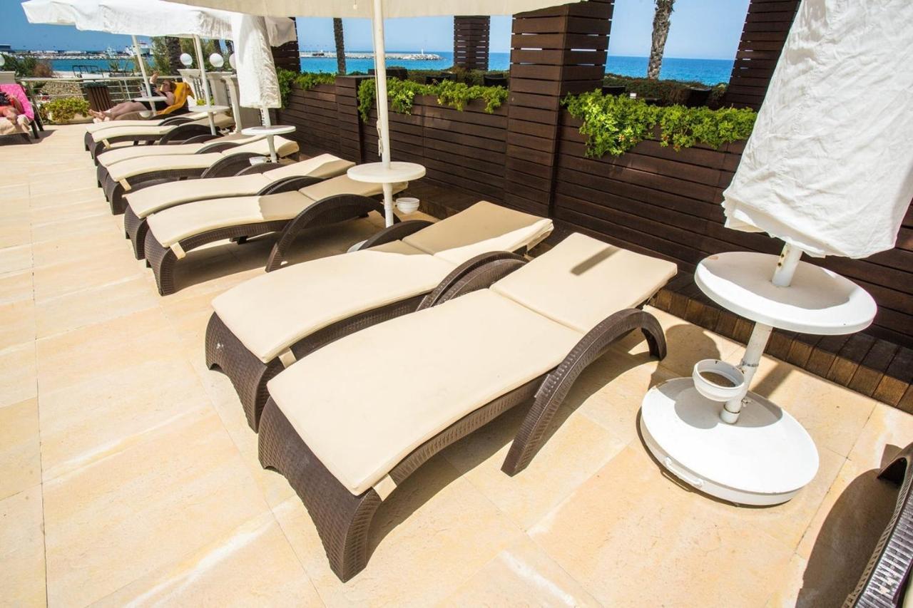 Vuni Palace Premium Hotel & Spa & Casino Beachfront Location ! Kyrenia  Bagian luar foto
