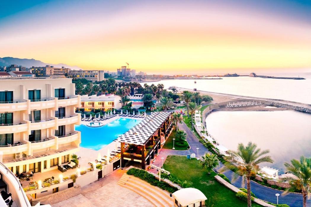 Vuni Palace Premium Hotel & Spa & Casino Beachfront Location ! Kyrenia  Bagian luar foto