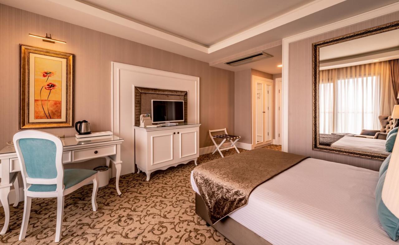 Vuni Palace Premium Hotel & Spa & Casino Beachfront Location ! Kyrenia  Bagian luar foto
