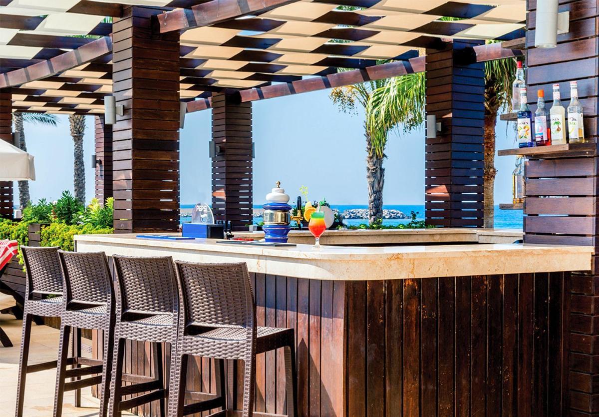 Vuni Palace Premium Hotel & Spa & Casino Beachfront Location ! Kyrenia  Bagian luar foto