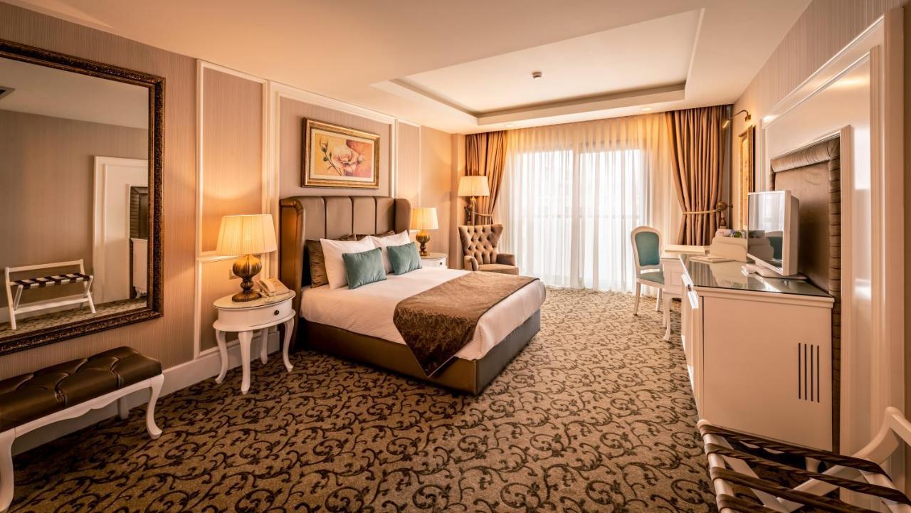 Vuni Palace Premium Hotel & Spa & Casino Beachfront Location ! Kyrenia  Bagian luar foto