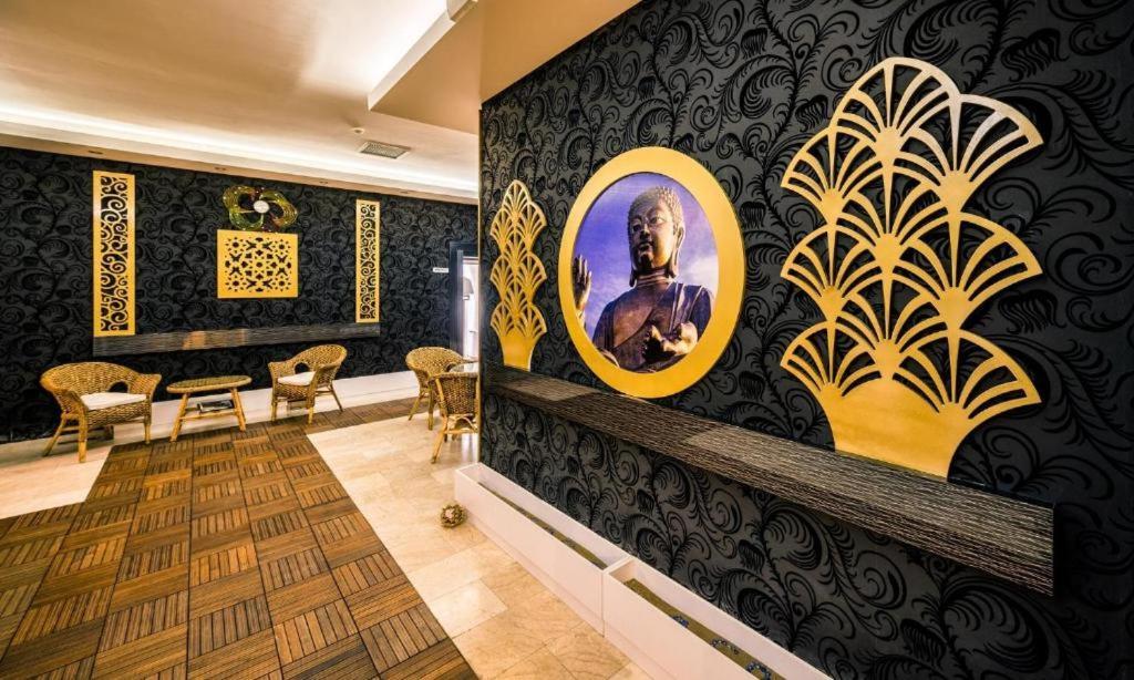 Vuni Palace Premium Hotel & Spa & Casino Beachfront Location ! Kyrenia  Bagian luar foto