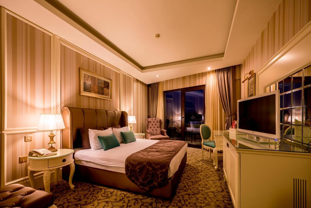 Vuni Palace Premium Hotel & Spa & Casino Beachfront Location ! Kyrenia  Bagian luar foto